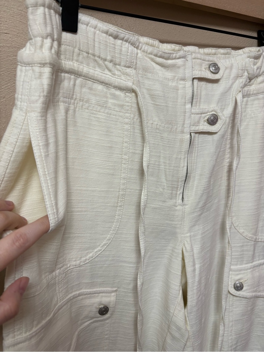 Free People We The Free Park Ave Cargo Pant Ivory Size Medium NWT New - Picture 9 of 16